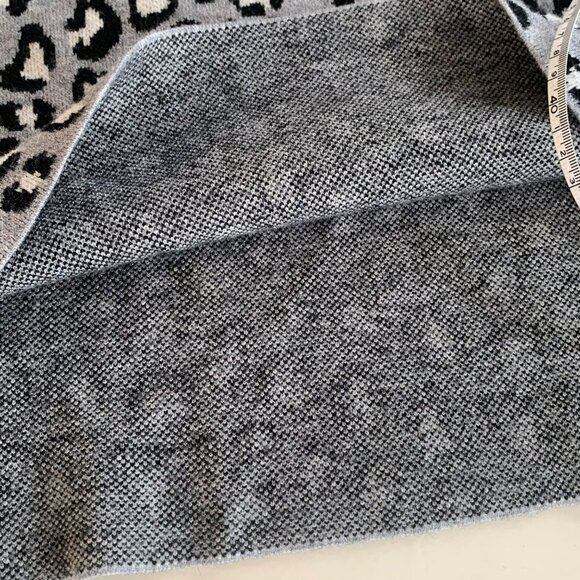 Tahari Leopard Animal Print 3/4 Cuffed Sleeve Sweater - Picture 6 of 10